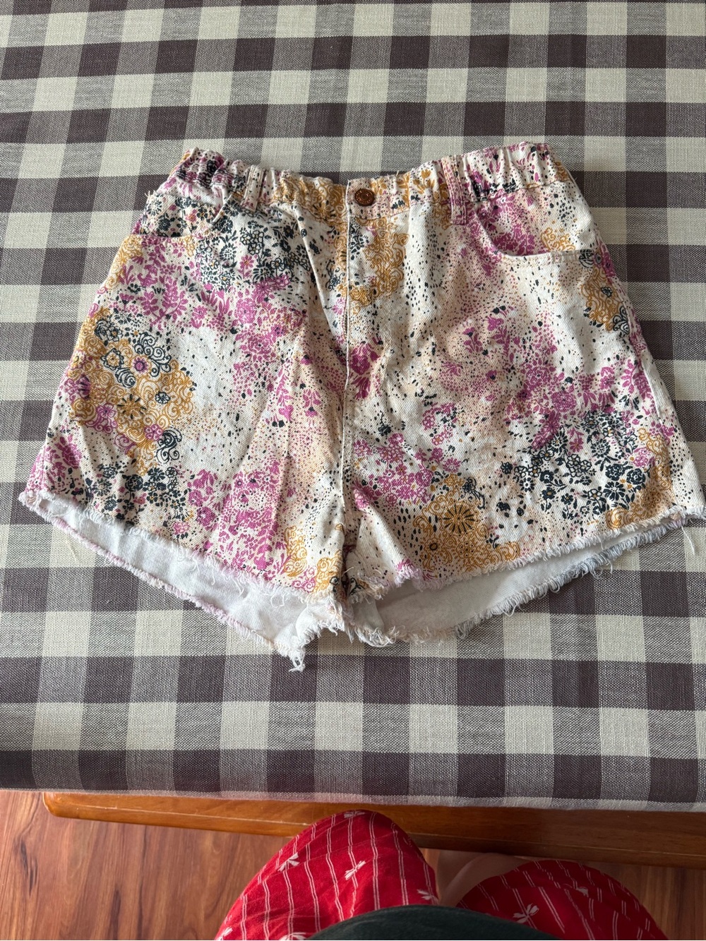 Pilcro High Waist Floral Print Shorts in White, Pink & Gold